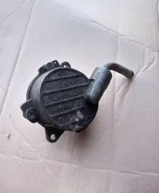 Mercedes-Benz CLK A209 C209 Vacuum pump 6112300065