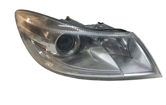 Skoda Octavia Mk2 (1Z) Headlight/headlamp 1Z1941016F 24705202000538 1EL24705202