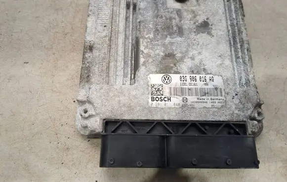 Skoda Octavia Mk2 (1Z) Engine control unit/module 03G906016AQ 1039S06946 0281011848