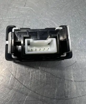 Nissan X-Trail T30 Other switches/knobs/shifts NOCODE