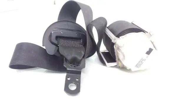 BMW X3 E83 Front seatbelt S1340071110G I000045