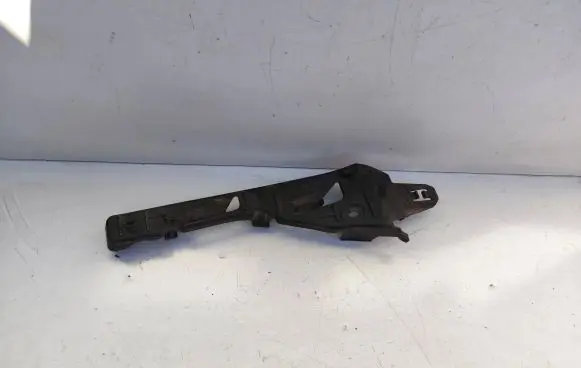 Porsche Cayenne (92A) Front bumper mounting bracket 7P5807050