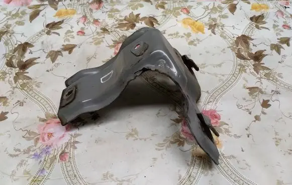 Toyota Corolla E120 E130 Headlight/headlamp mounting bracket