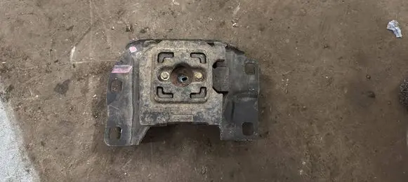 Volvo C30 Engine mount bracket 322A59