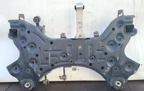 Hyundai Santa Fe Engine mounting bracket