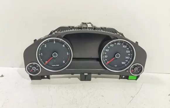 Volkswagen Touareg II Speedometer (instrument cluster) 7P6920981M