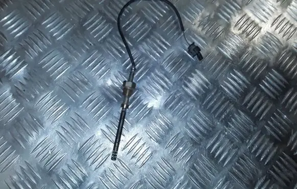 Mercedes-Benz E W211 Exhaust gas temperature sensor A0051534028