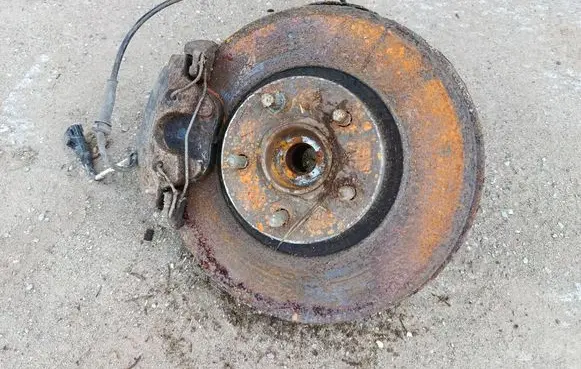 Volvo S40 Front wheel hub spindle knuckle