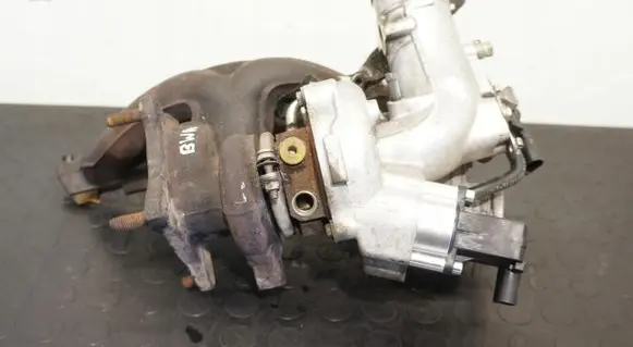 Audi A4 S4 B7 8E 8H Turbo 06F145701D