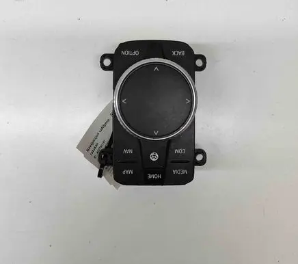 BMW 2 F44 Head unit multimedia control 5A1D038