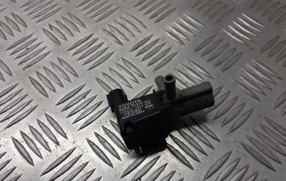 Toyota Corolla E120 E130 Vacuum valve 90080-91218