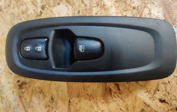 Renault Kadjar Electric window control switch 15826SD