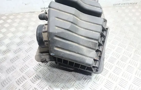 Chrysler Voyager Air filter box