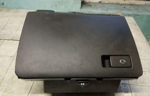 Volkswagen PASSAT B6 Glove box 3C1857097AP