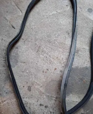Volkswagen Touran I Loading door rubber seal (on body) 
