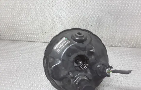 Mercedes-Benz C W203 Brake booster A0054304730
