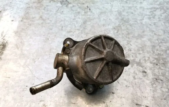 Mazda 6 Vacuum pump X2T58172 RF5C18G00