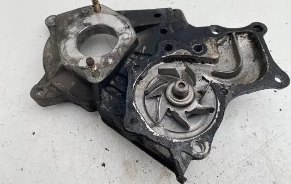 Toyota Avensis T250 Water pump