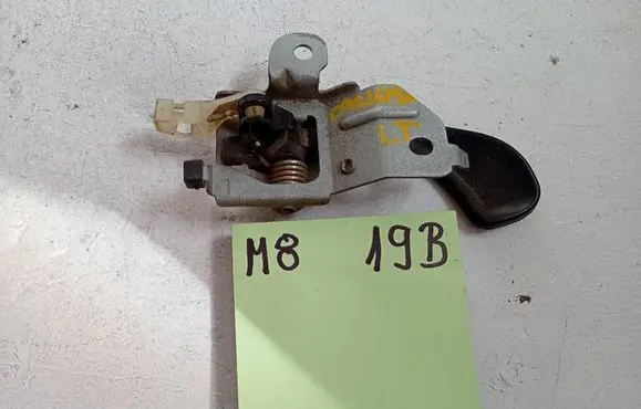 Mitsubishi Carisma Front door interior handle 1212123