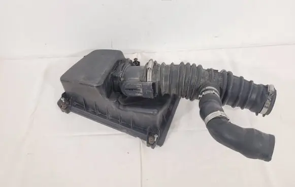 Ford C-MAX I Air filter box cover 3M5U9643
