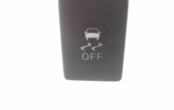 Toyota RAV 4 (XA40) DTC switch 15C032