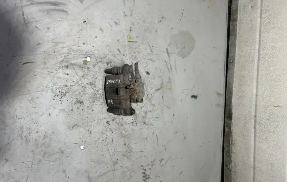 Mitsubishi Grandis Rear brake caliper