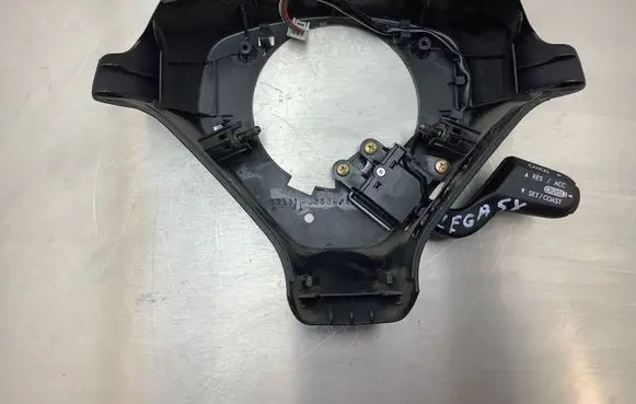 Subaru Legacy Cruise control switch GS13103630
