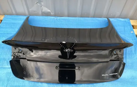 Tesla Model 3 Tailgate/trunk/boot lid