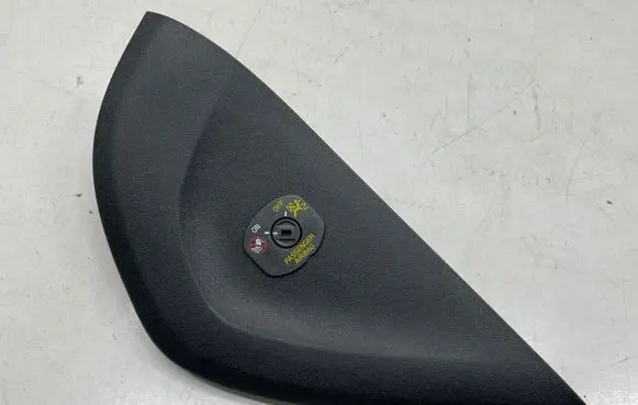 Volvo V40 Cross country Dashboard side end trim 9123277 9123274