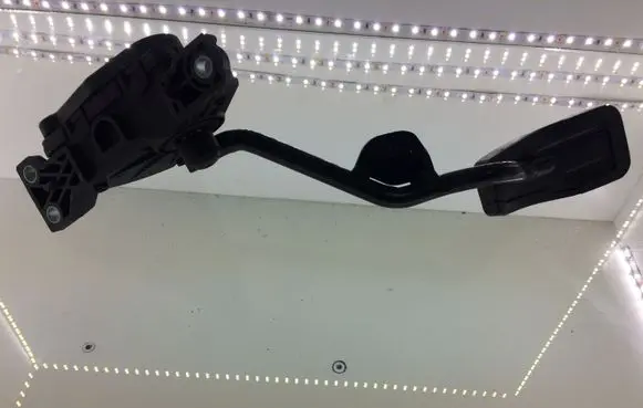 Audi A6 S6 C5 4B Accelerator throttle pedal 8E2721523