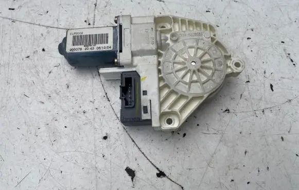 Land Rover Range Rover Sport L320 Front door window regulator motor 995078 995078101
