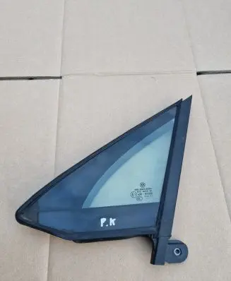 Volkswagen PASSAT B8 Front door vent window glass four-door 3G0845113C
