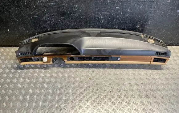 Mercedes-Benz S W126 Dashboard