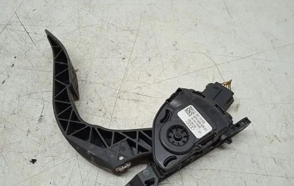 Audi A5 8T 8F Accelerator throttle pedal 8K1723523