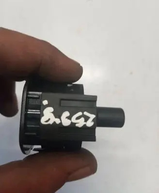 Passenger airbag on/off switch