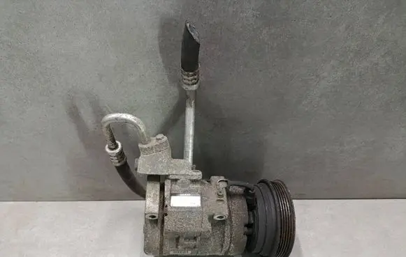 Toyota RAV 4 (XA20) Air conditioning (A/C) compressor (pump) 4472204303 10S15L HFC134A