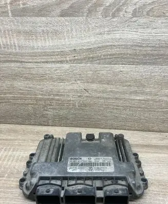 Nissan Primera Engine control unit/module 23710AW323 0281011645