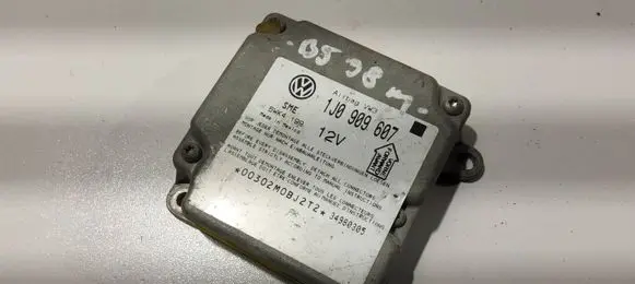 Volkswagen PASSAT B5 Airbag control unit/module 1J0909607 5WK4199