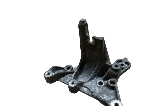 Volvo V50 Engine mounting bracket 9656392880