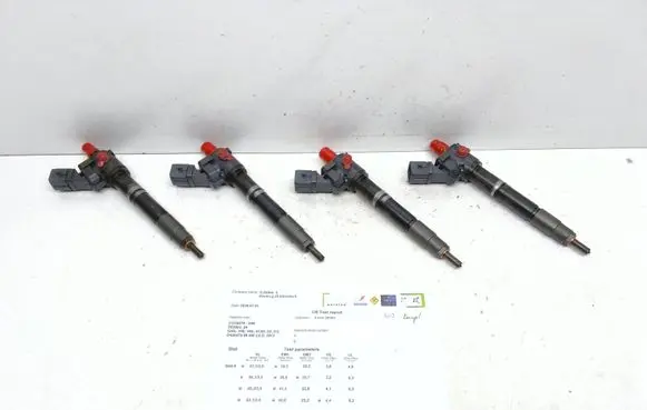 Volvo S60 Fuel injector 31336878 04U06876