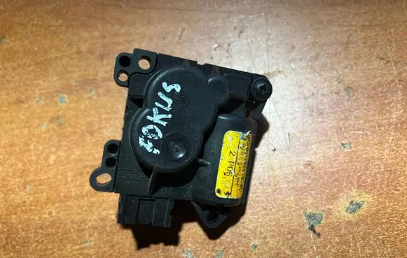 Ford Focus Intake manifold valve actuator/motor XS4H19E616AC