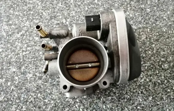 Volkswagen Touran I Throttle valve A2C53042125