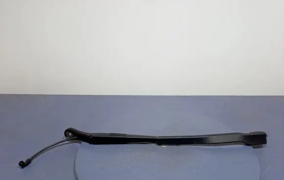 BMW i4 Front wiper blade arm 9448920