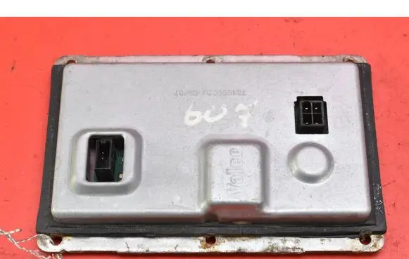 Volvo XC90 Voltage converter/converter module 