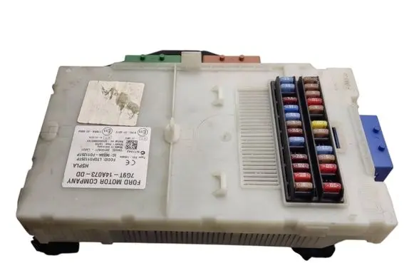 Ford Mondeo MK IV Fuse module 7G9T14A073DD 3659AF01125TP LTQF01125TP