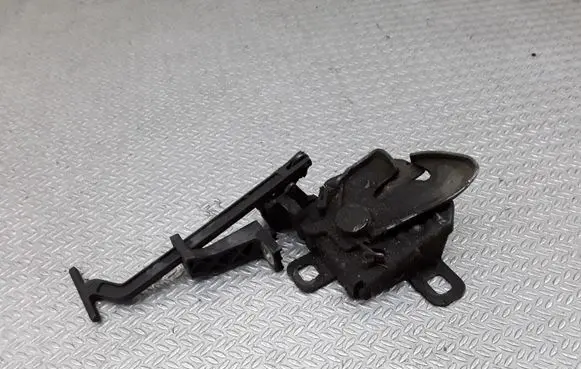 Engine bonnet/hood lock/catch