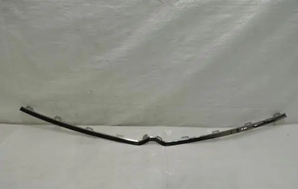 Opel Mokka B Front bumper upper radiator grill 98351550
