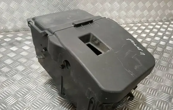 Ford Focus Battery box tray AM5110A659AB