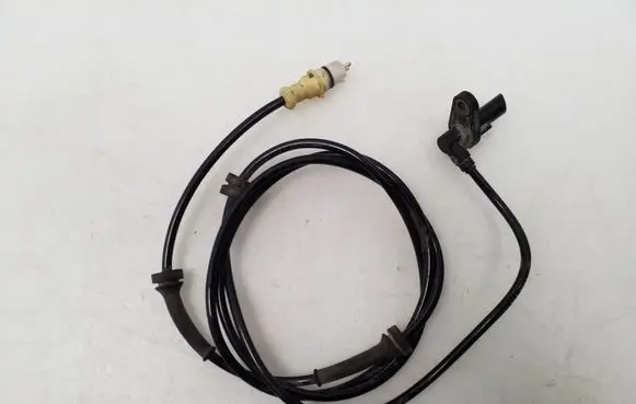 Renault Clio II ABS rear brake sensor 8200254685