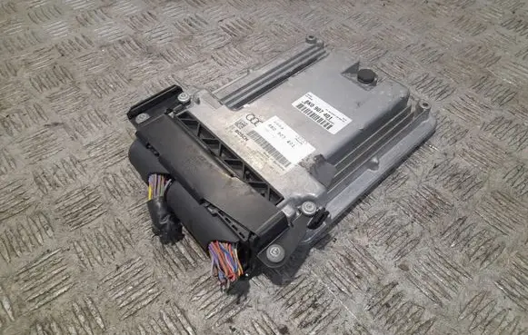 Audi A5 8T 8F Engine control unit/module 8K0907401 0281014014